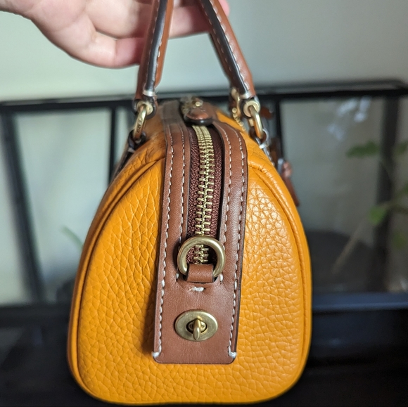 SOLD - CGR : Coach Papaya Rogue 18 - Picture 3 of 11